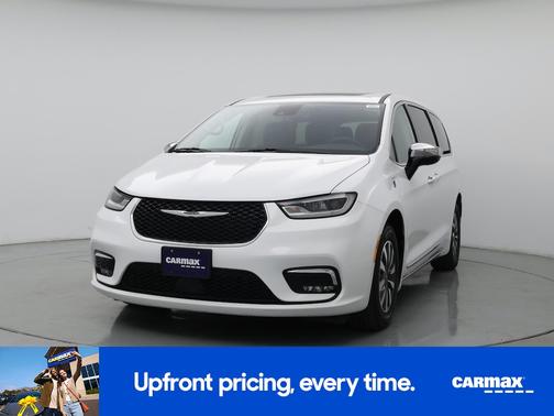 White 2023 Chrysler Pacifica Hybrid Limited