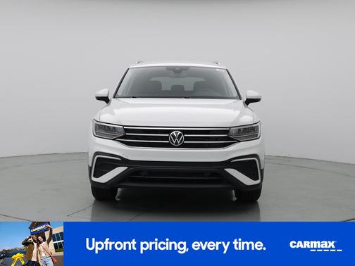 White 2024 Volkswagen Tiguan SE