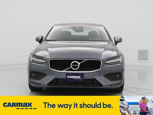 2021 Volvo S60 T5 Momentum