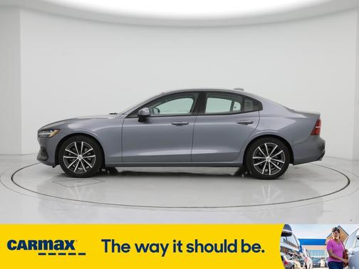 2021 Volvo S60 T5 Momentum