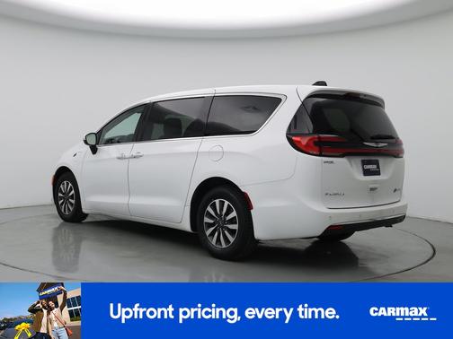 White 2023 Chrysler Pacifica Hybrid Touring L