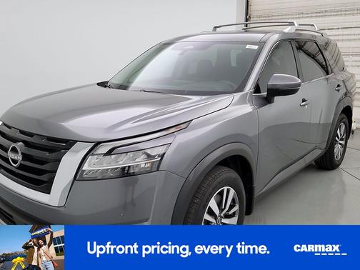 Gray 2022 Nissan Pathfinder SL