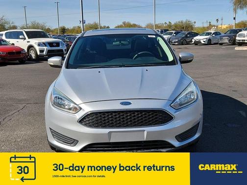 Photo 2 of 25 of 2015 Ford Focus SE