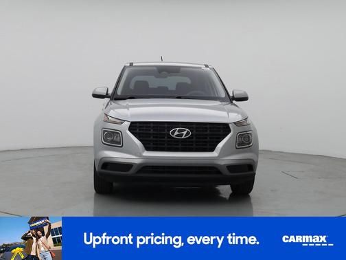 Silver 2023 Hyundai VENUE SE
