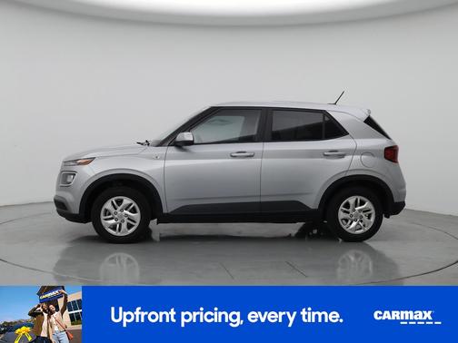 Silver 2023 Hyundai VENUE SE