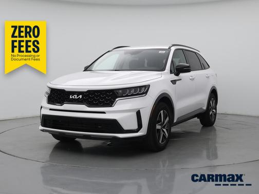 White 2022 Kia Sorento S