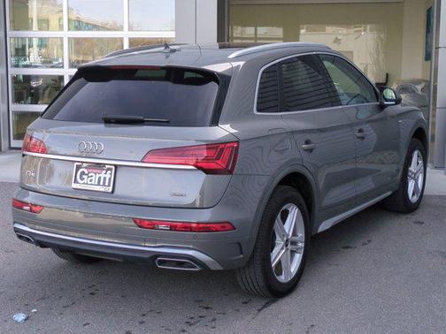 Chronos Gray Metallic 2023 Audi Q5 e 55 S line Premium Plus