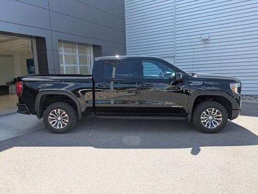 Onyx Black 2022 GMC Sierra 1500 AT4