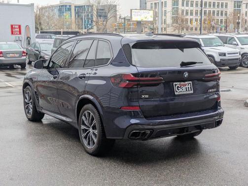 Tanzanite Blue II Metallic 2025 BMW X5 M60i