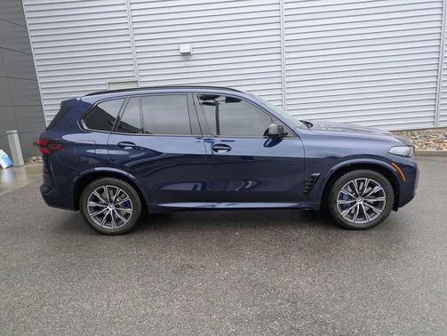 Tanzanite Blue II Metallic 2025 BMW X5 M60i