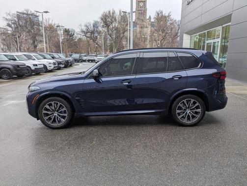 Tanzanite Blue II Metallic 2025 BMW X5 M60i