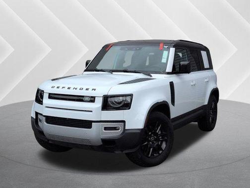 1a 2025 Land Rover Defender 110 P300