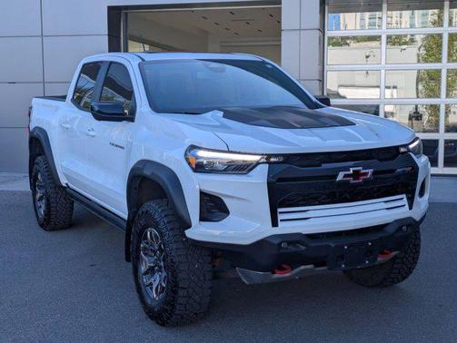 Summit White 2024 Chevrolet Colorado ZR2