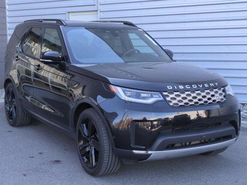 Santorini Black Metallic 2025 Land Rover Discovery P300 S