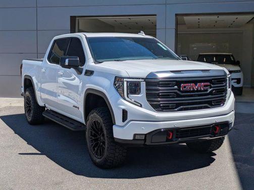 Summit White 2024 GMC Sierra 1500 AT4