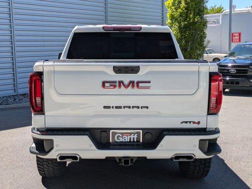 Summit White 2024 GMC Sierra 1500 AT4
