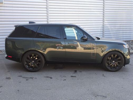 Green 2023 Land Rover Range Rover P400 SE