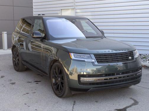 Green 2023 Land Rover Range Rover P400 SE
