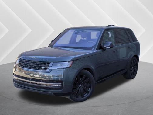 Green 2023 Land Rover Range Rover P400 SE