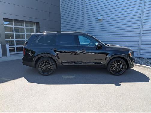 Ebony Black 2025 Kia Telluride SX Prestige X-Line