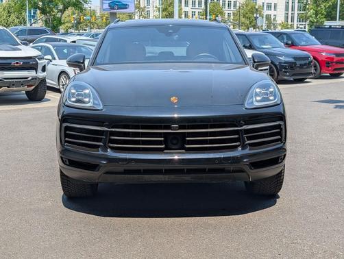 Chromite Black Metallic 2023 Porsche Cayenne Platinum Edition