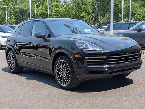 Chromite Black Metallic 2023 Porsche Cayenne Platinum Edition