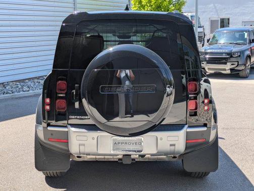 Santorini Black Metallic 2025 Land Rover Defender 110 P300