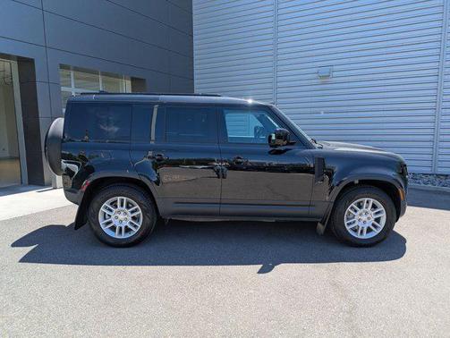 Santorini Black Metallic 2025 Land Rover Defender 110 P300