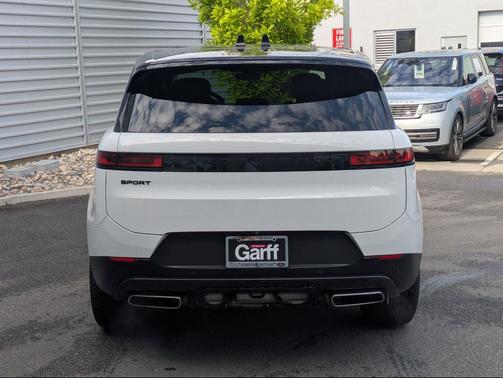 Fuji White 2024 Land Rover Range Rover Sport SE