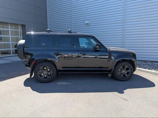 Santorini Black Metallic 2022 Land Rover Defender 110 X-Dynamic SE