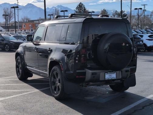 Santorini Black Metallic 2022 Land Rover Defender 110 X-Dynamic SE