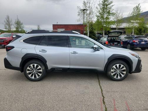 2025 Subaru Outback Touring XT