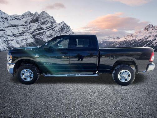 2022 RAM 2500 Big Horn Crew Cab 4x4 6'4' Box