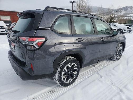 2025 Subaru Forester Base