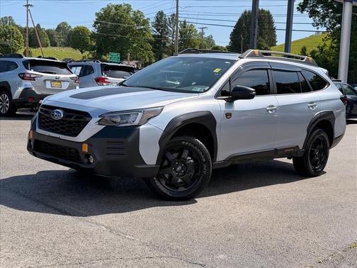 Ice Silver Metallic 2023 Subaru Outback WILDERNESS