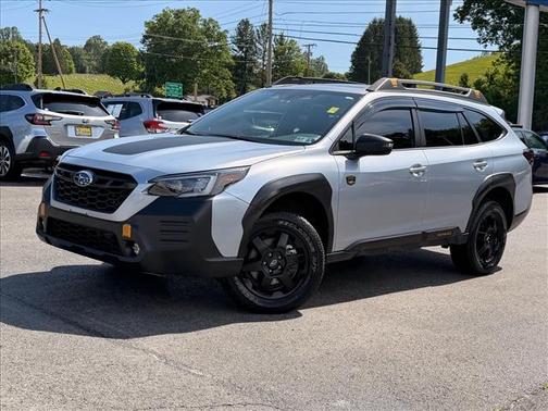 Ice Silver Metallic 2023 Subaru Outback WILDERNESS