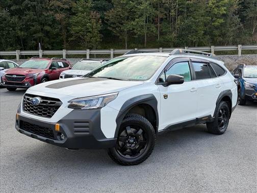 Crystal White Pearl 2022 Subaru Outback WILDERNESS
