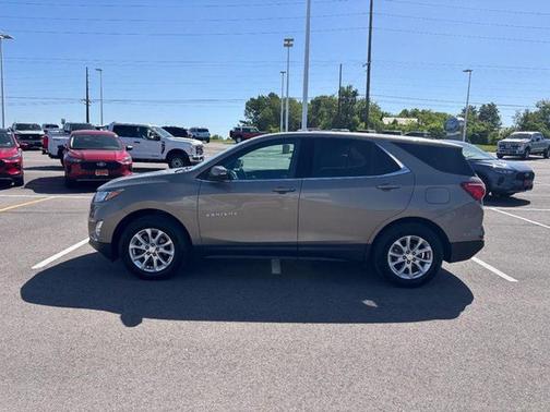 Pepperdust Metallic 2018 Chevrolet Equinox LT