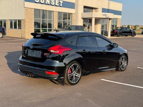2017 Ford Focus ST