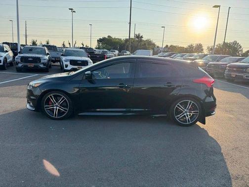 2017 Ford Focus ST