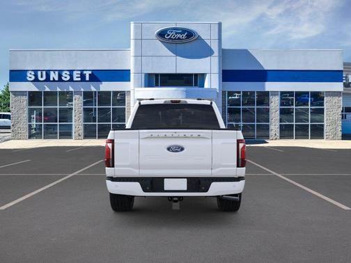 Star White Metallic Tri-Coat 2026 Ford F-150 Platinum