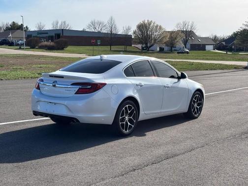 2016 Buick Regal Turbo Sport Touring