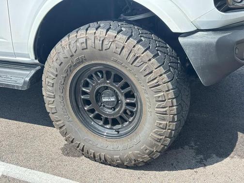 Oxford White 2025 Ford Bronco Outer Banks