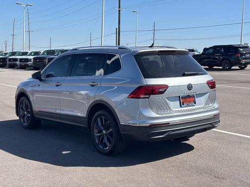 Pyrite Silver Metallic 2022 Volkswagen Tiguan 2.0T SE