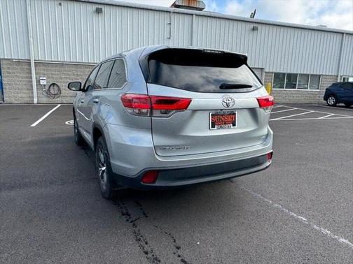 2019 Toyota Highlander LE
