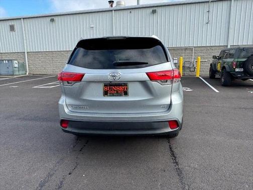 2019 Toyota Highlander LE