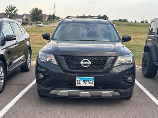 Magnetic Black Pearl 2020 Nissan Pathfinder SV 4WD