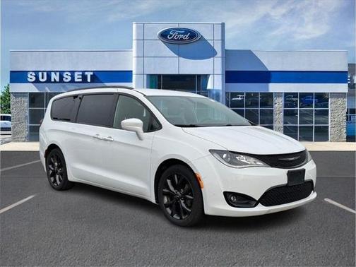 2018 Chrysler Pacifica Touring-L Plus