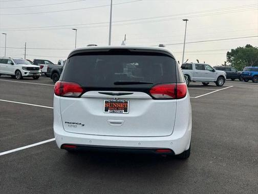 2018 Chrysler Pacifica Touring-L Plus