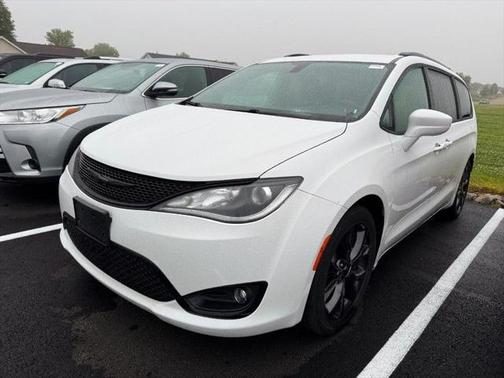 2018 Chrysler Pacifica Touring-L Plus